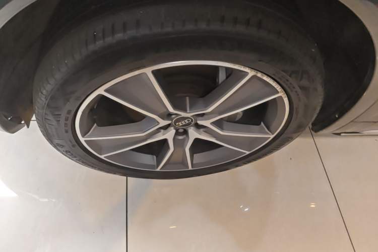 Used Audi Q5L 2021 45 TFSI Luxury Dynamic Edition Left Front Wheel Hub