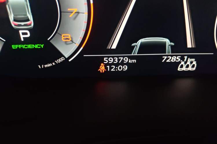 Used Audi Q5L 2021 45 TFSI Luxury Dynamic Edition Odometer Close Up