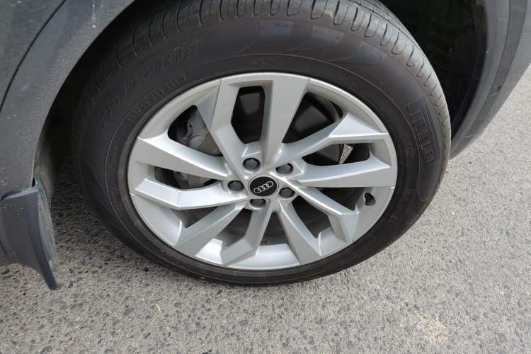 Used Audi Q5L 2021 40 TFSI Luxury Dynamic Edition Right Front Wheel Hub
