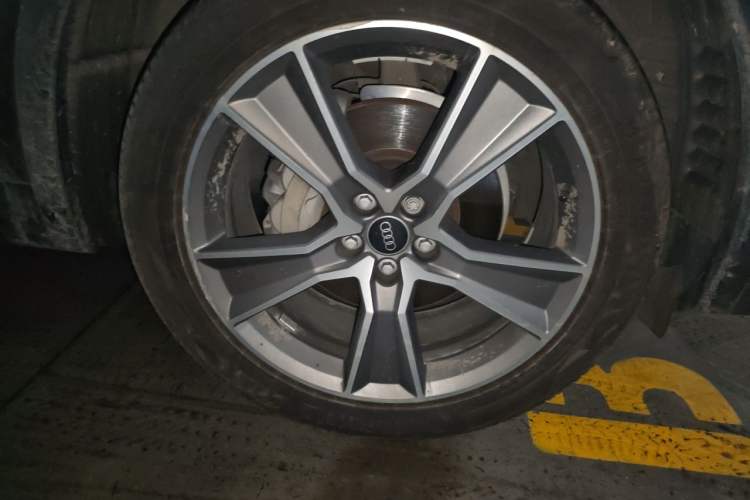 Used Audi Q5L 2021 45 TFSI Luxury Dynamic Edition Right Front Wheel Hub