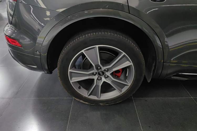 Used Audi Q5L 2021 40 TFSI Enjoy Life Edition Right Rear Wheel Hub
