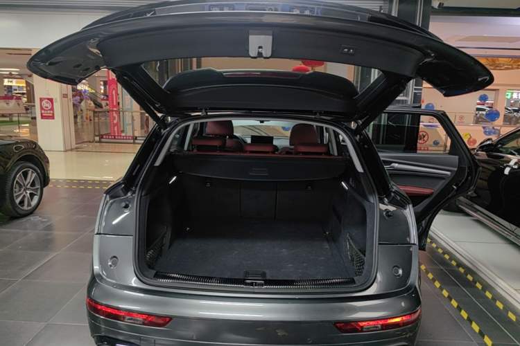 Used Audi Q5L 2021 40 TFSI Enjoy Life Edition Trunk