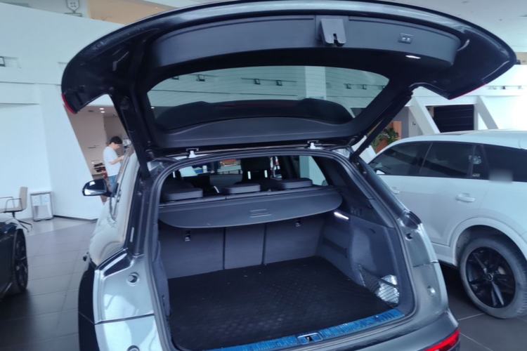 Used Audi Q5L 2021 40 TFSI Luxury Dynamic Edition Trunk