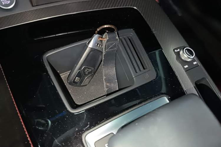 Used Audi Q5L 2021 40 TFSI Enjoy Life Edition Vehicle Key