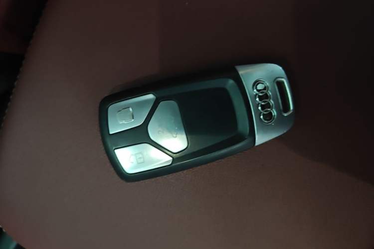Used Audi Q5L 2021 40 TFSI Enjoy Life Edition Vehicle Key
