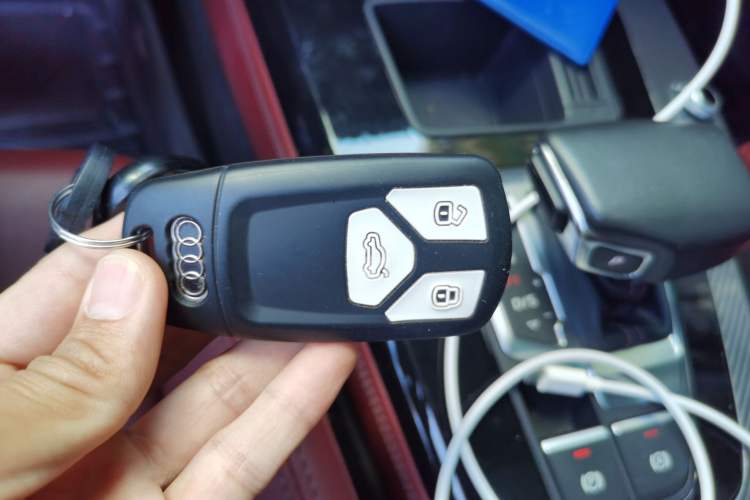 Used Audi Q5L 2021 40 TFSI Enjoy Life Edition Vehicle Key