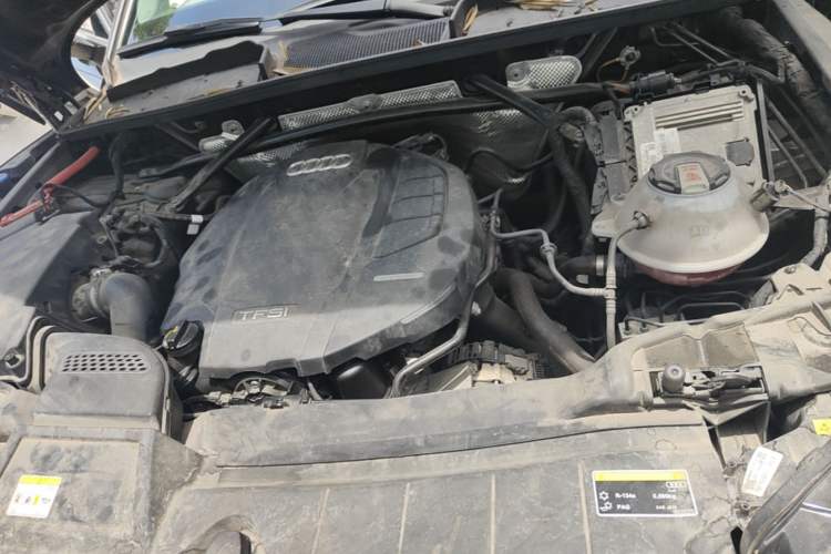 Used Audi Q5L 2021 40 TFSI Luxury Dynamic Edition Engine Bay