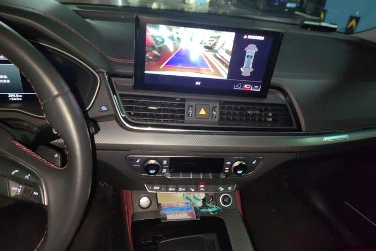 Used Audi Q5L 2021 40 TFSI Enjoy Life Edition Audio And AC Panel