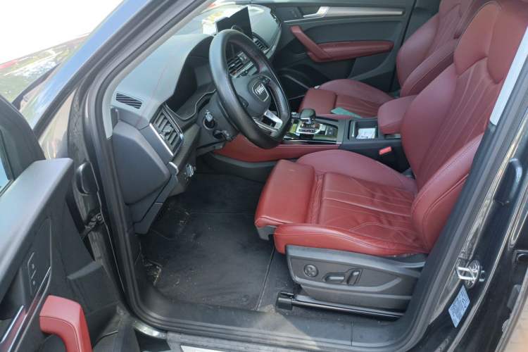 Used Audi Q5L 2021 40 TFSI Fashionable and Elegant Edition Driver Seat