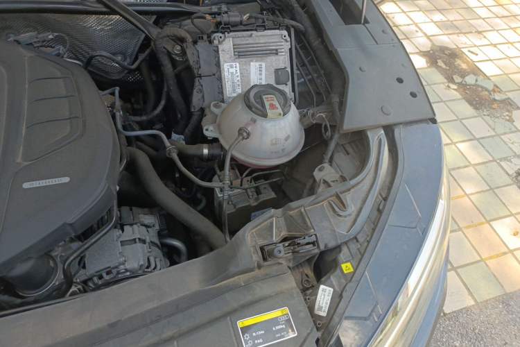Used Audi Q5L 2021 40 TFSI Fashionable and Elegant Edition Engine Bay Left