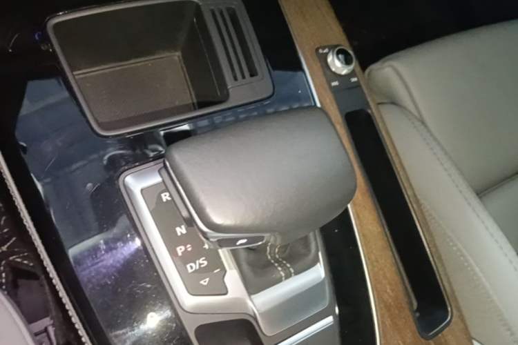 Used Audi Q5L 2021 40 TFSI Luxury Dynamic Edition Gear Lever