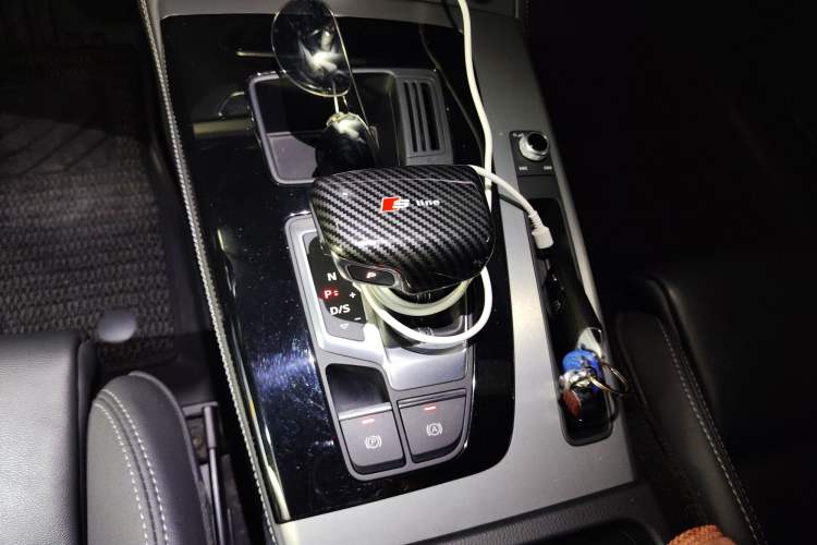 Used Audi Q5L 2021 40 TFSI Fashion Dynamic Model Gear Lever