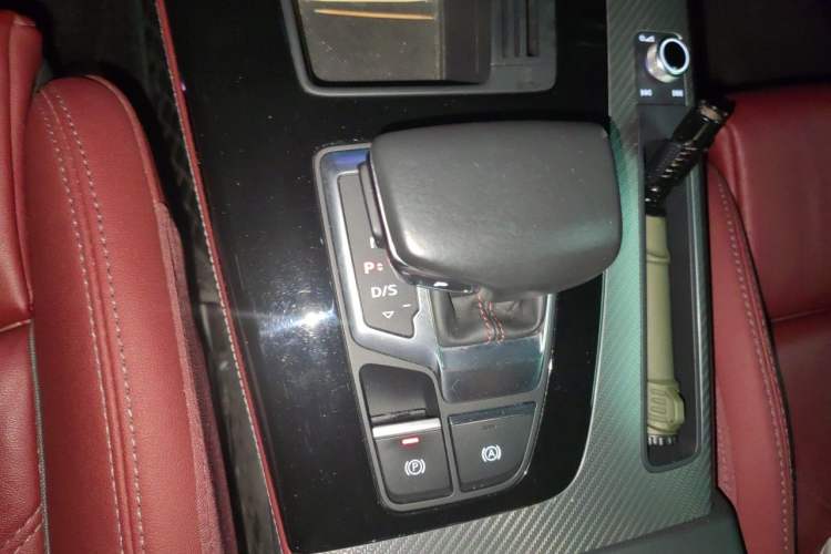 Used Audi Q5L 2021 40 TFSI Enjoy Life Edition Gear Lever