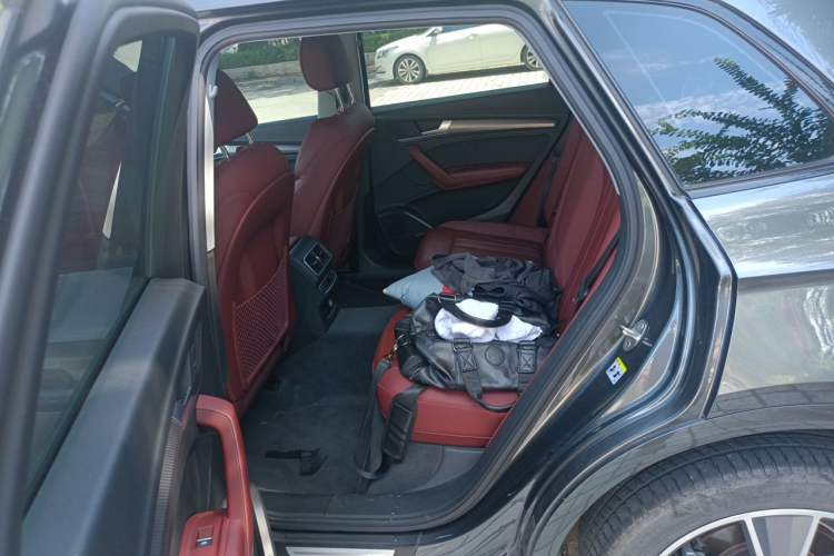 Used Audi Q5L 2021 40 TFSI Fashionable and Elegant Edition Left Rear Seat