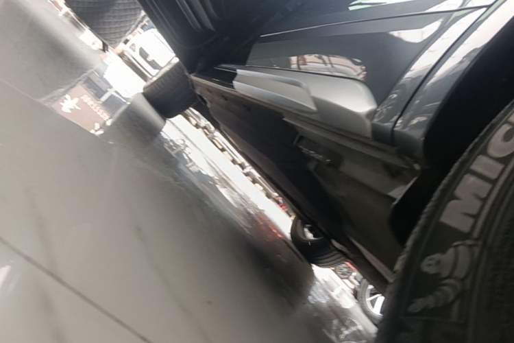 Used Audi Q5L 2021 40 TFSI Luxury Dynamic Edition Left Side Sill