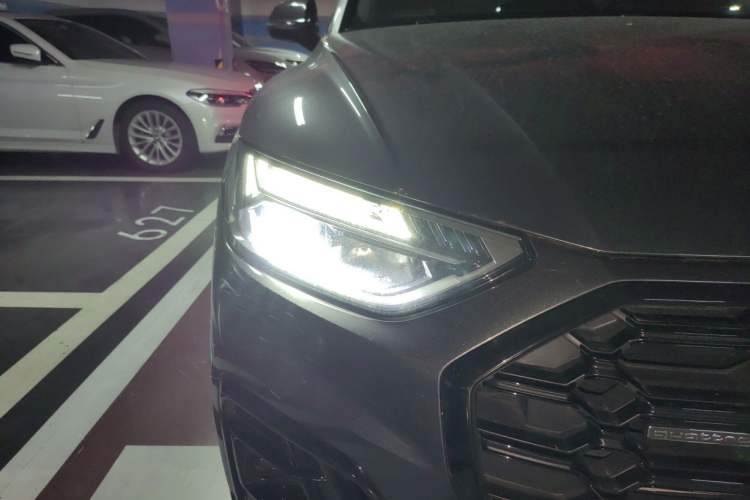 Used Audi Q5L 2021 40 TFSI Enjoy Life Edition Right Front Headlight