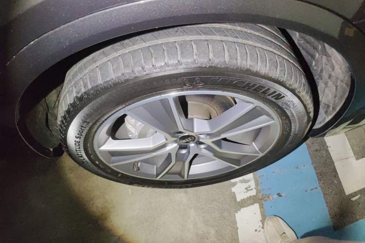 Used Audi Q5L 2021 45 TFSI Luxury Dynamic Edition Right Front Wheel Hub