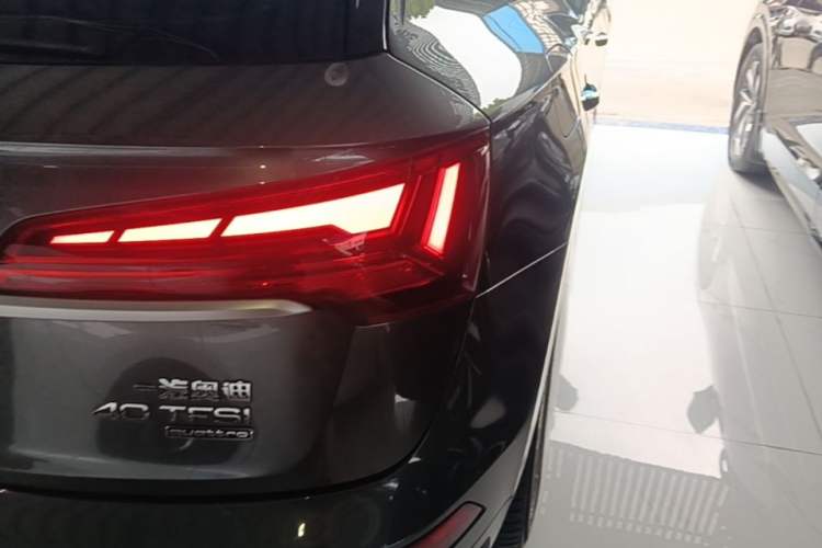 Used Audi Q5L 2021 40 TFSI Luxury Dynamic Edition Right Rear Taillight