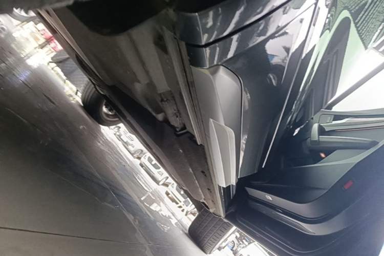Used Audi Q5L 2021 40 TFSI Luxury Dynamic Edition Right Side Sill