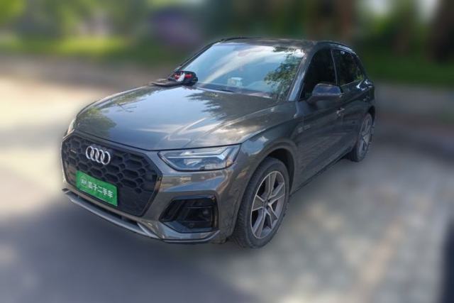 Ojetý Audi Q5L 2021 40 TFSI Fashionable and Elegant Edition