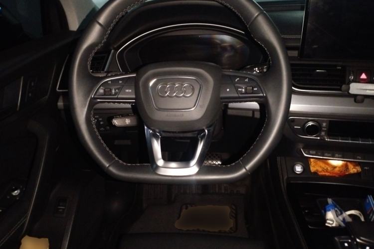 Used Audi Q5L 2021 40 TFSI Fashion Dynamic Model Steering Wheel