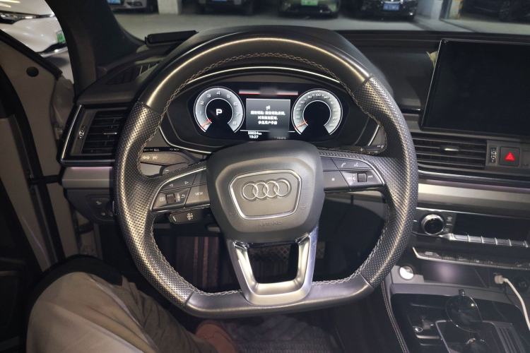 Used Audi Q5L 2021 40 TFSI Fashion Dynamic Model Steering Wheel