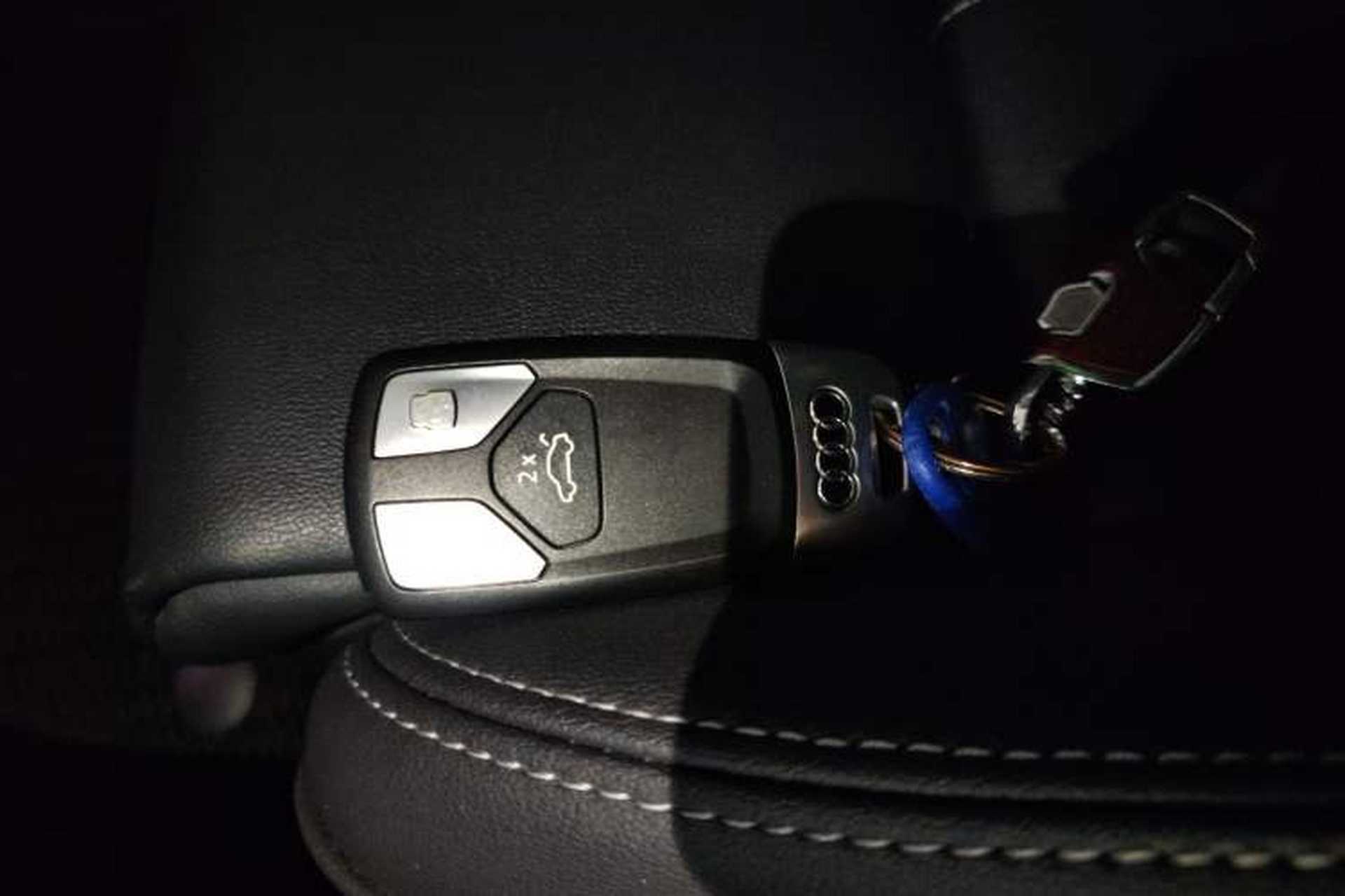 Used Audi Q5L 2021 40 TFSI Fashion Dynamic Model Vehicle Key