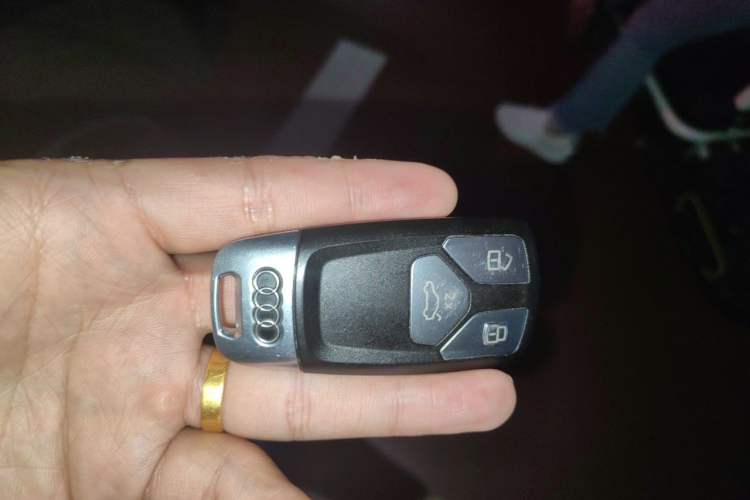 Used Audi Q5L 2021 40 TFSI Enjoy Life Edition Vehicle Key