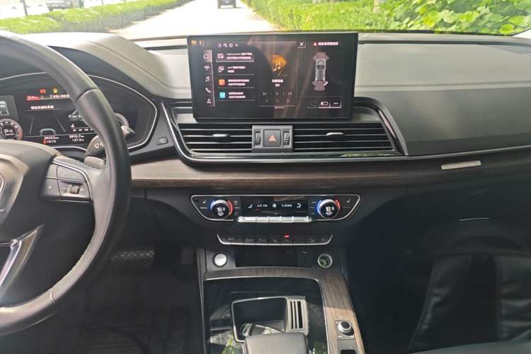 Used Audi Q5L 2021 45 TFSI Prestige Dynamic Edition Audio And AC Panel