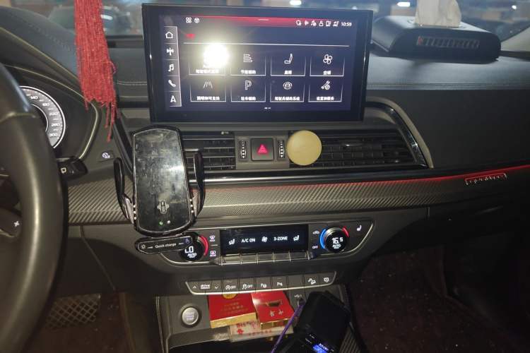 Used Audi Q5L 2021 40 TFSI Luxury Dynamic Edition Audio And AC Panel