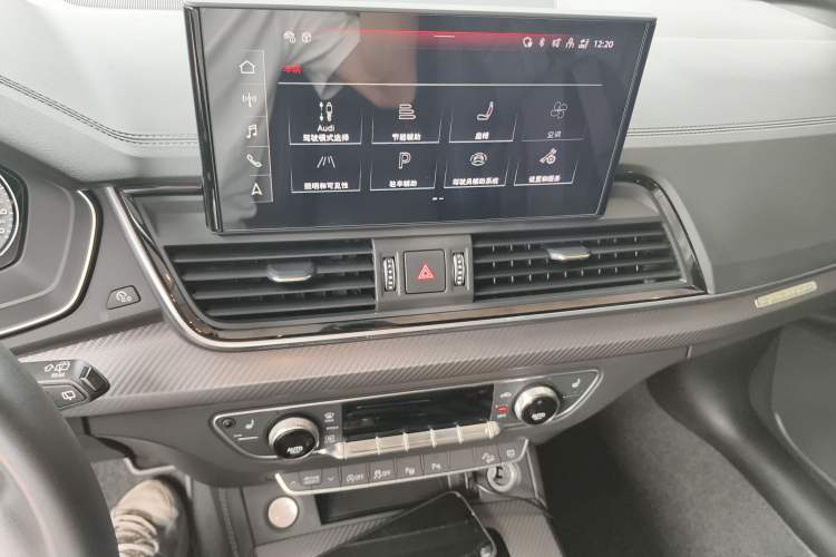 Used Audi Q5L 2021 40 TFSI Luxury Dynamic Edition Audio And AC Panel