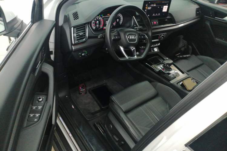 Used Audi Q5L 2021 40 TFSI Luxury Dynamic Edition Driver Seat