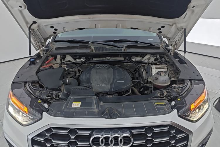 Used Audi Q5L 2021 40 TFSI Fashion Dynamic Model Engine Bay