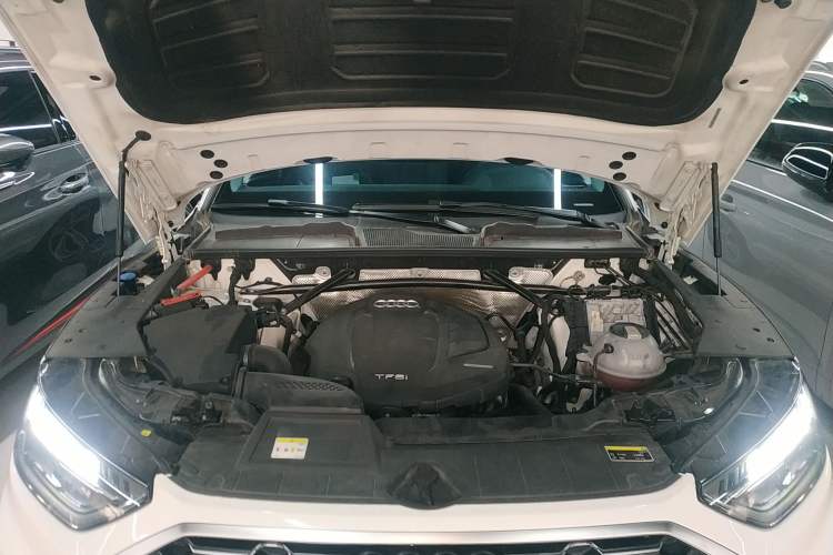 Used Audi Q5L 2021 45 TFSI Luxury Dynamic Edition Engine Bay