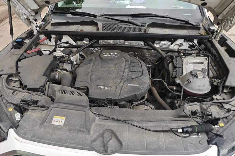 Used Audi Q5L 2021 40 TFSI Fashion Dynamic Model Engine Bay