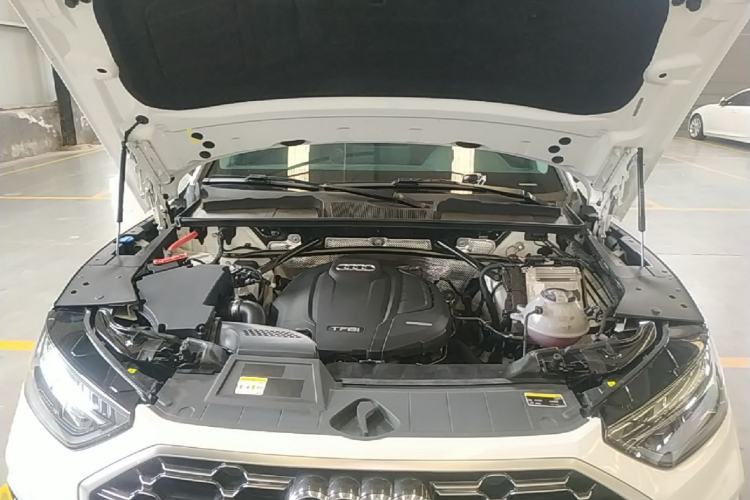 Used Audi Q5L 2021 40 TFSI Luxury Dynamic Edition Engine Bay
