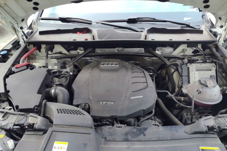 Used Audi Q5L 2021 40 TFSI Fashion Dynamic Model Engine Bay