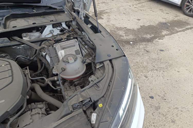 Used Audi Q5L 2021 40 TFSI Fashion Dynamic Model Engine Bay Left