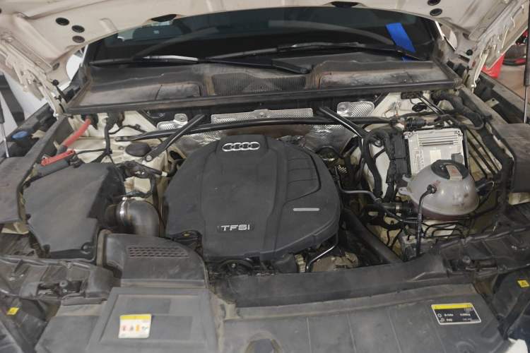 Used Audi Q5L 2021 40 TFSI Luxury Dynamic Edition Engine Bay