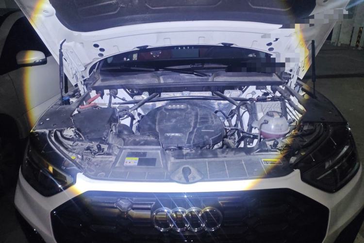 Used Audi Q5L 2021 45 TFSI Luxury Dynamic Edition Engine Bay