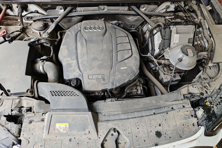 Used Audi Q5L 2021 40 TFSI Fashion Dynamic Model Engine Bay