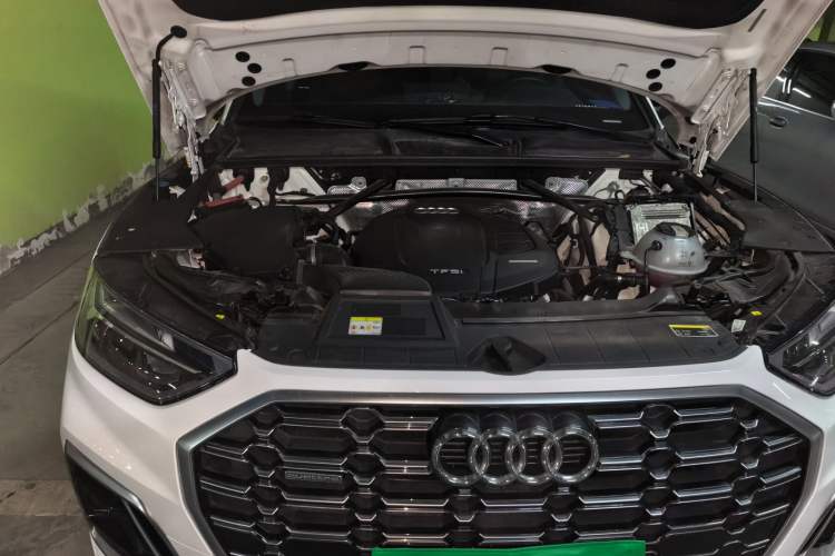Used Audi Q5L 2021 40 TFSI Luxury Dynamic Edition Engine Bay Right