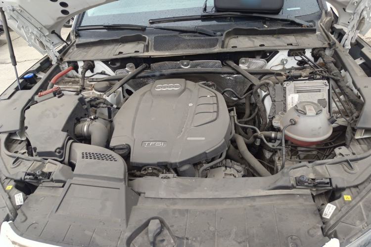 Used Audi Q5L 2021 40 TFSI Fashion Dynamic Model Engine Bay