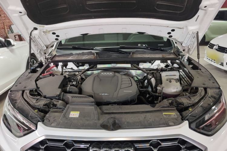 Used Audi Q5L 2021 40 TFSI Fashion Dynamic Model Engine Bay
