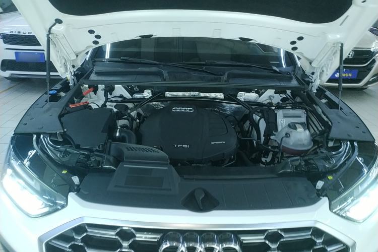 Used Audi Q5L 2021 40 TFSI Fashion Dynamic Model Engine Bay