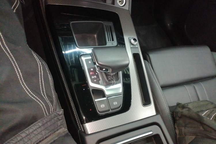 Used Audi Q5L 2021 40 TFSI Luxury Dynamic Edition Gear Lever
