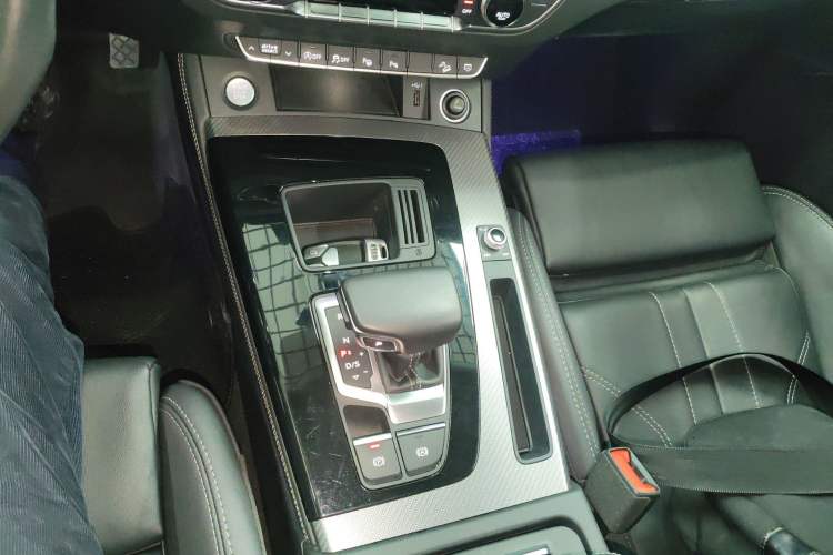 Used Audi Q5L 2021 40 TFSI Luxury Dynamic Edition Gear Lever