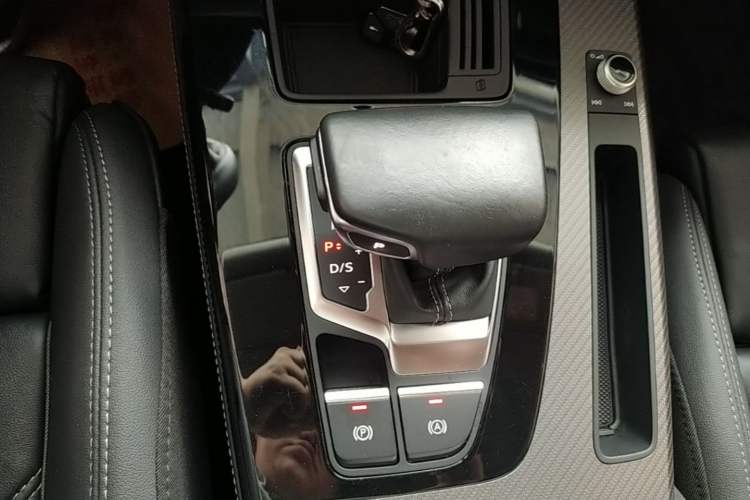 Used Audi Q5L 2021 40 TFSI Luxury Dynamic Edition Gear Lever