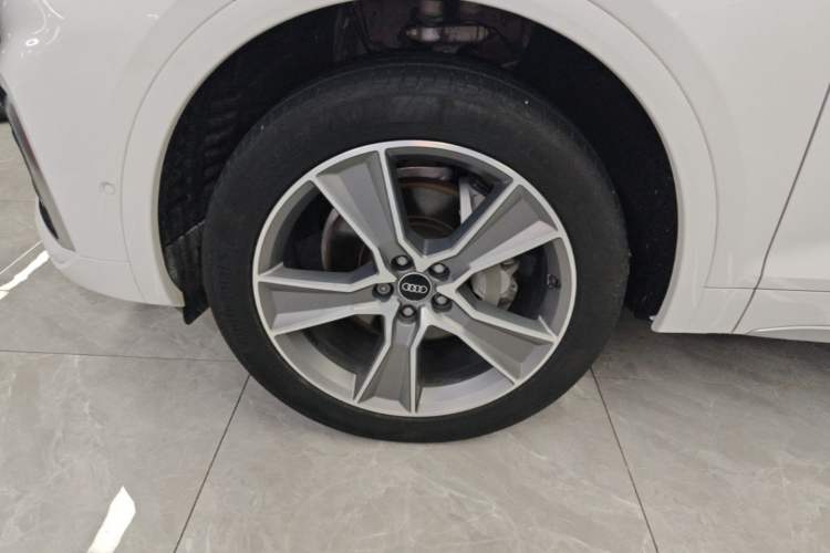 Used Audi Q5L 2021 45 TFSI Luxury Dynamic Edition Left Front Wheel Hub