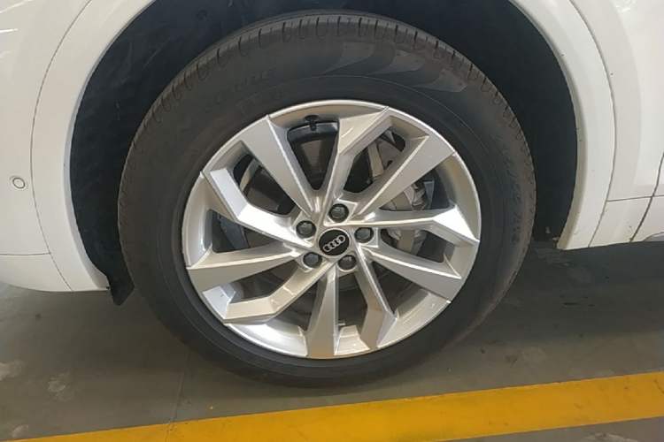 Used Audi Q5L 2021 40 TFSI Luxury Dynamic Edition Left Front Wheel Hub